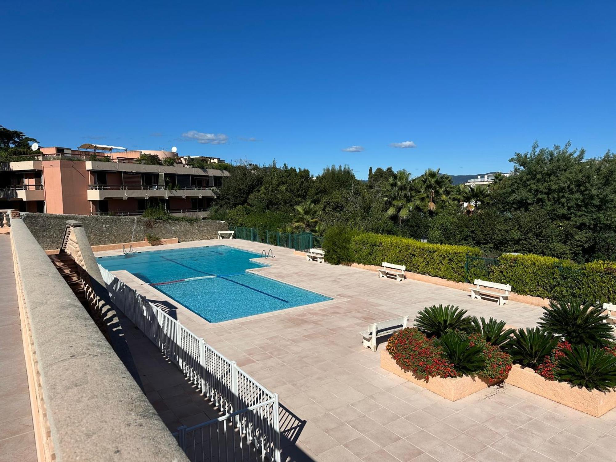 Saint-Tropez - Studio 40 M2 Luaran gambar